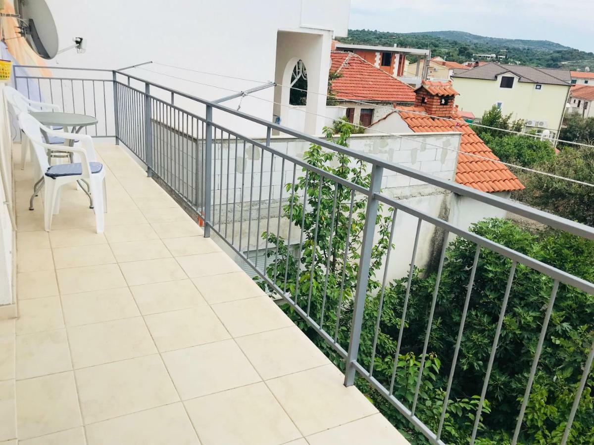Apartman Marko Primosten Bagian luar foto