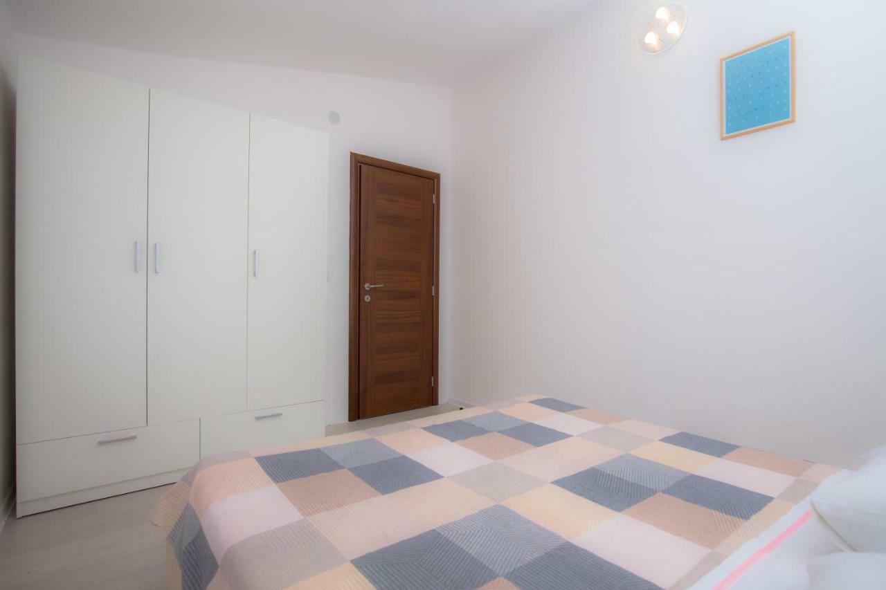 Apartman Marko Primosten Bagian luar foto