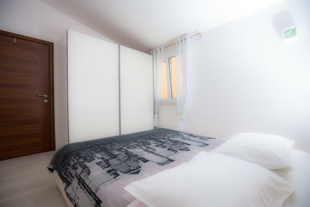 Apartman Marko Primosten Bagian luar foto